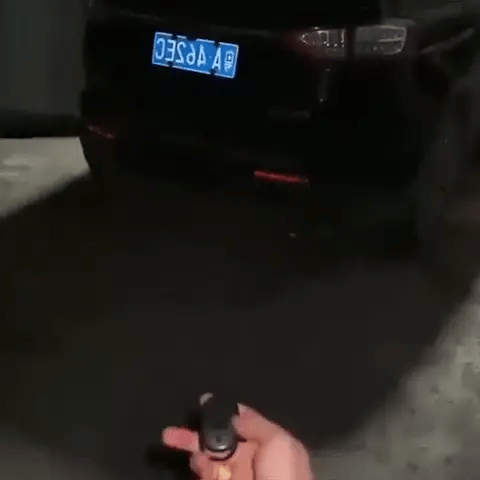 LED lamp - 7 knipper standen - 8 kleuren in één lamp - auto - motor - fietsverlichting - drone - boot - USB oplaadbaar - afstandsbediening - Waarschuwingsverlichting - Decoratie licht